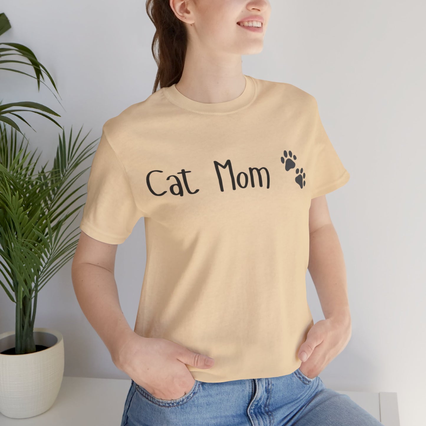 Cat Mom • T- shirt | Wyatt & Stella