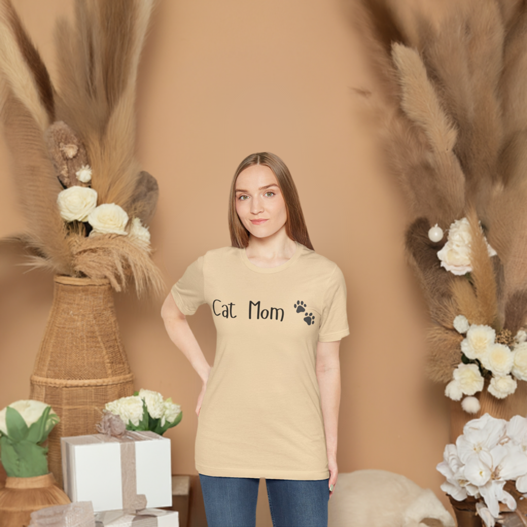 Cat Mom • T- shirt | Wyatt & Stella